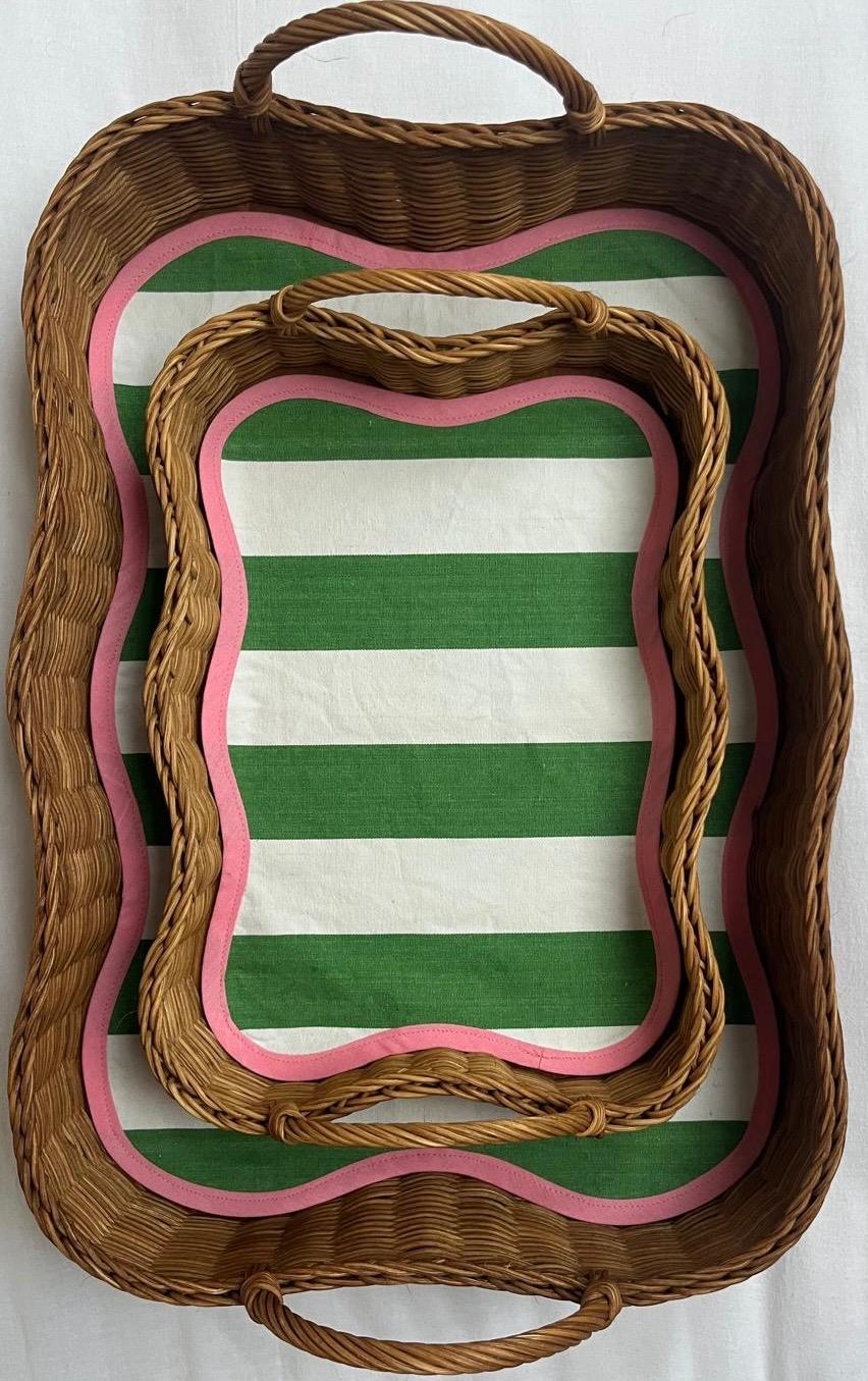 green wavy liner with pink edging